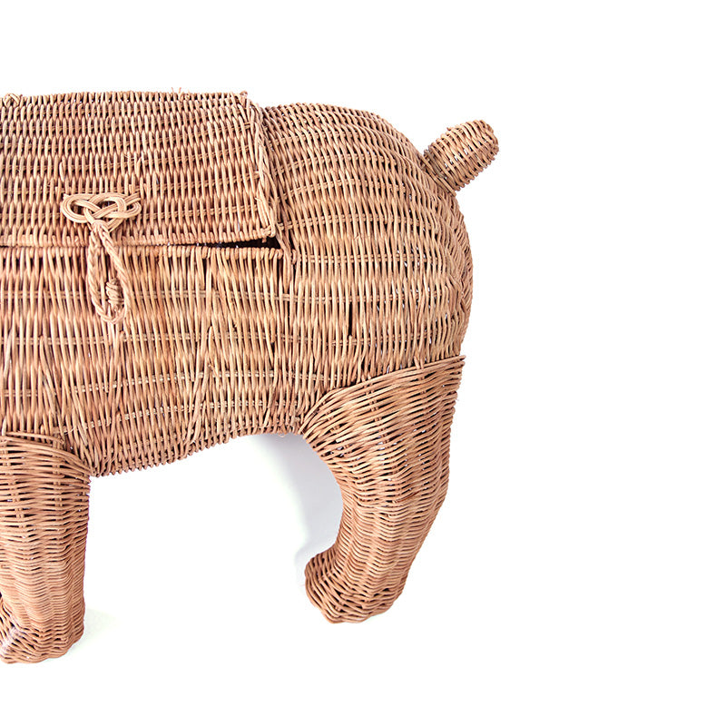 Sir Winston Wicker Bulldog (Chestnut)